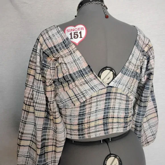 Arizona Jean Company Size L Blouse Blue Pink White Puff Sleeves - Picture 3 of 9